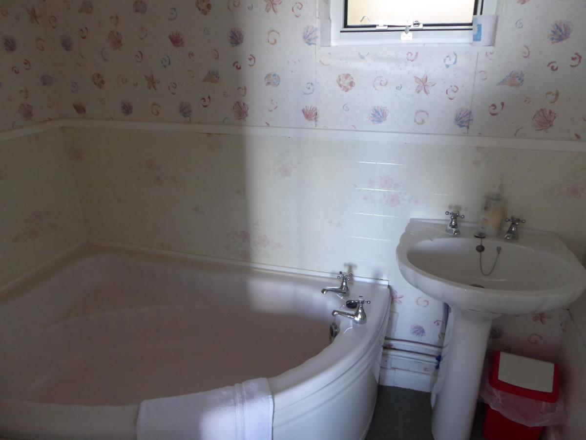 Plas Heulog Holiday Cottages Llanfairfechan Exteriör bild